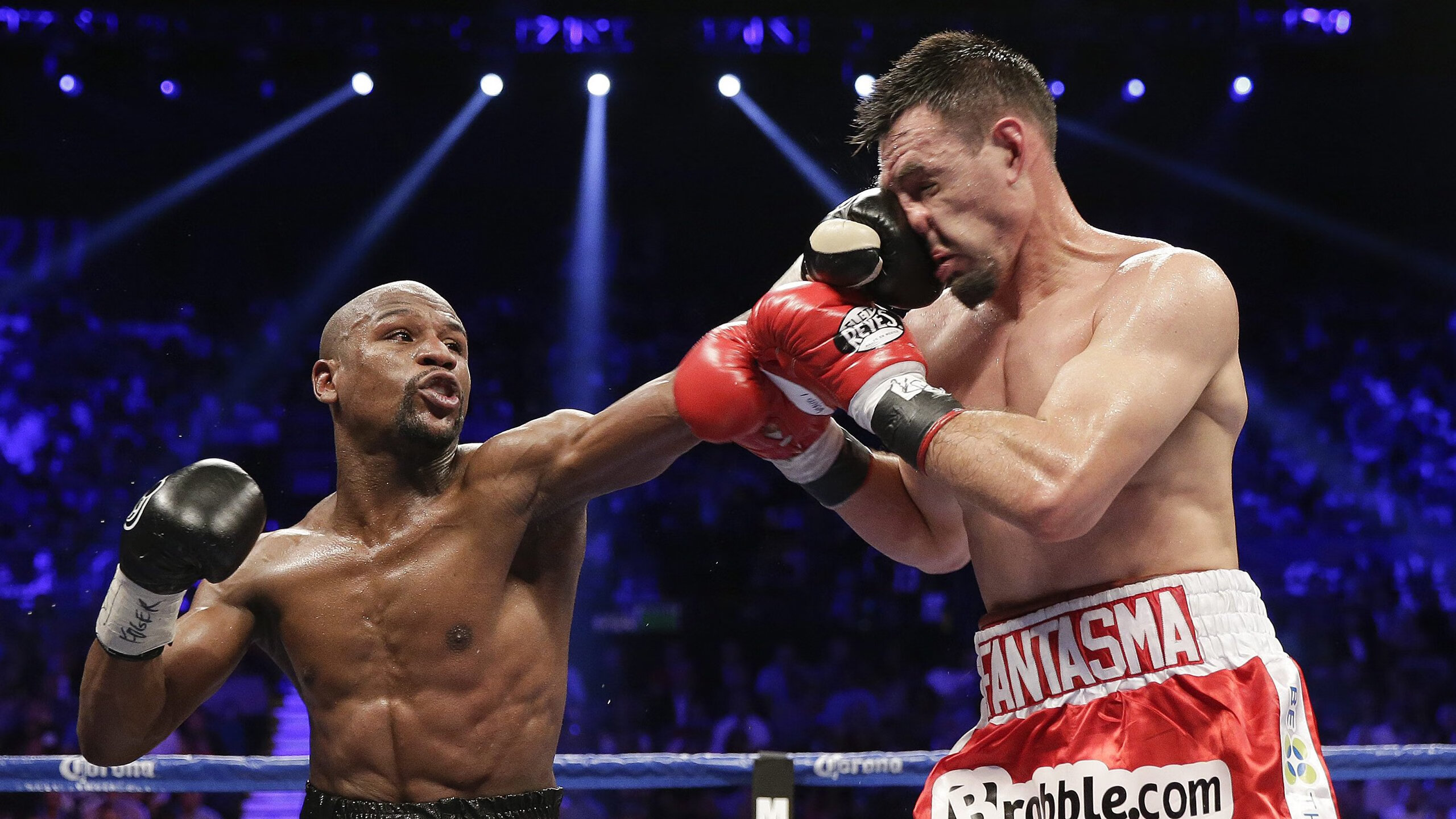 “台风前预警期居家体能挑战赛” 不出门依然保持训练